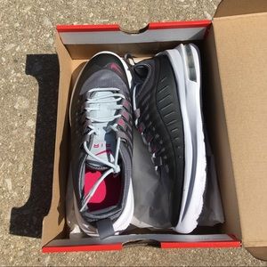 100%bran new Nike air max shoe size 5